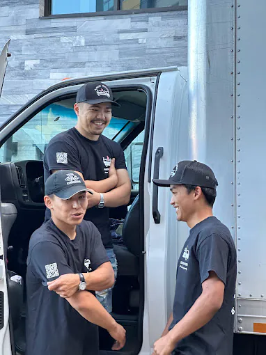 Airus Movers crew at work — photo 7
