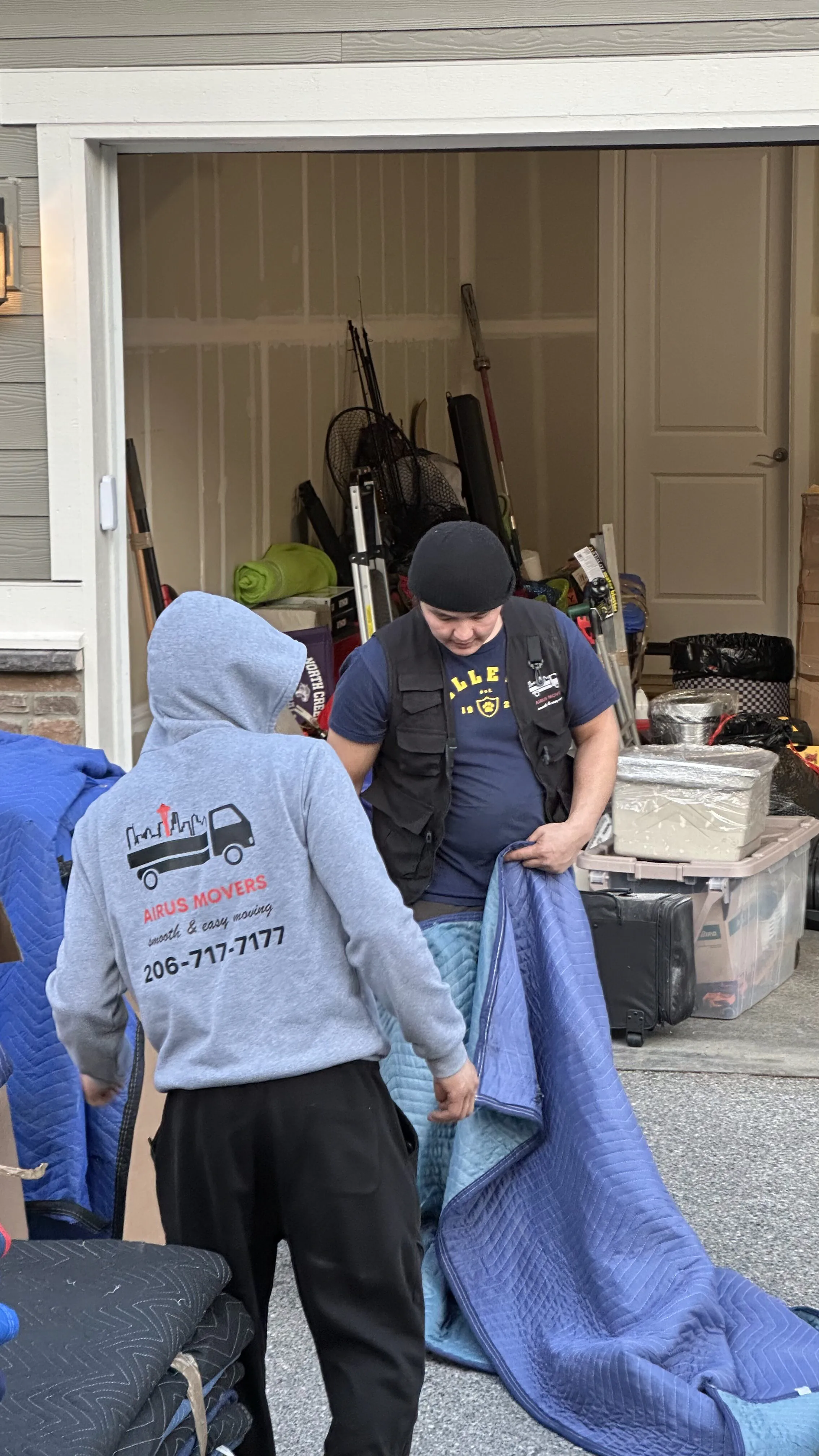 Airus Movers crew at work — photo 2