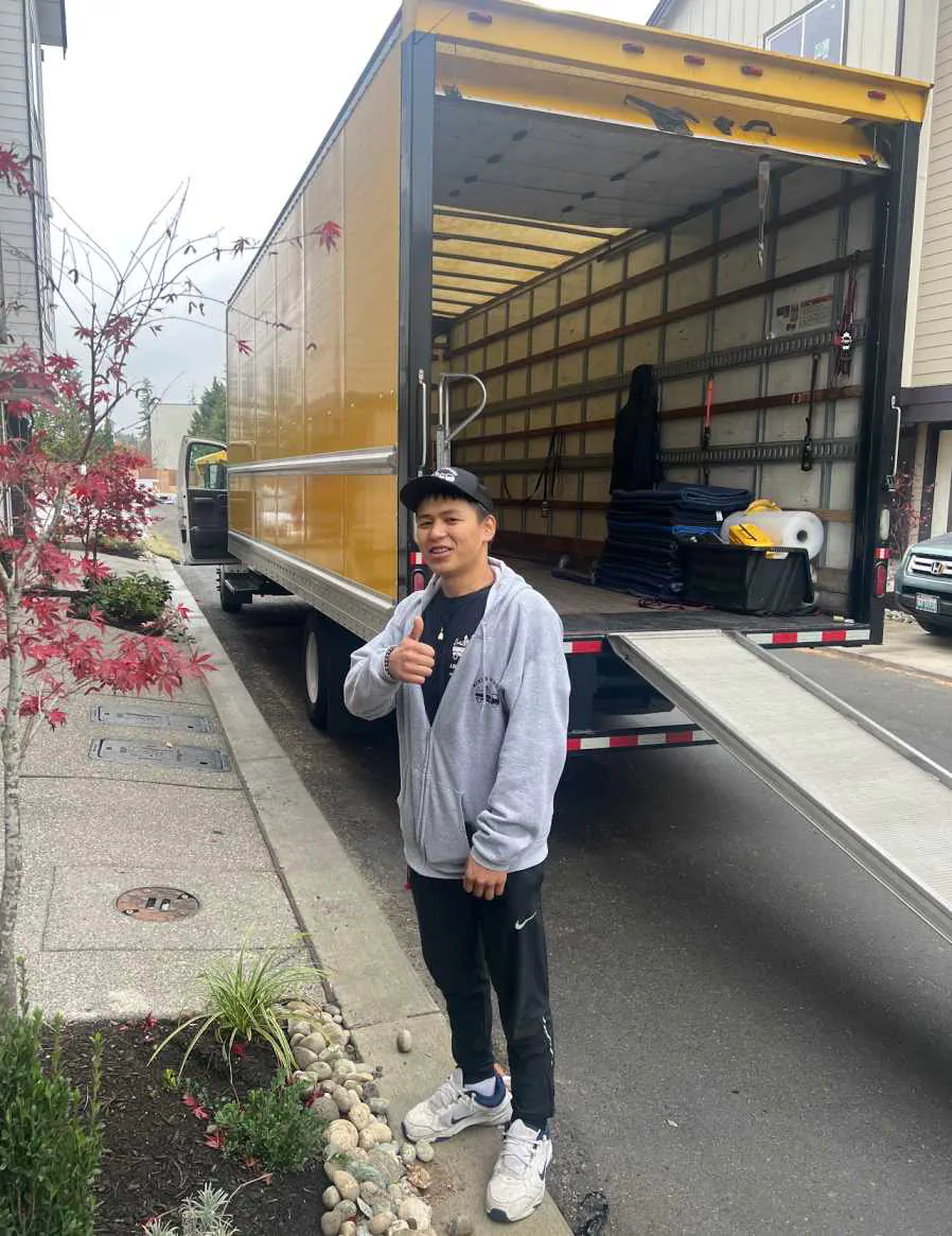 Airus Movers crew at work — photo 10