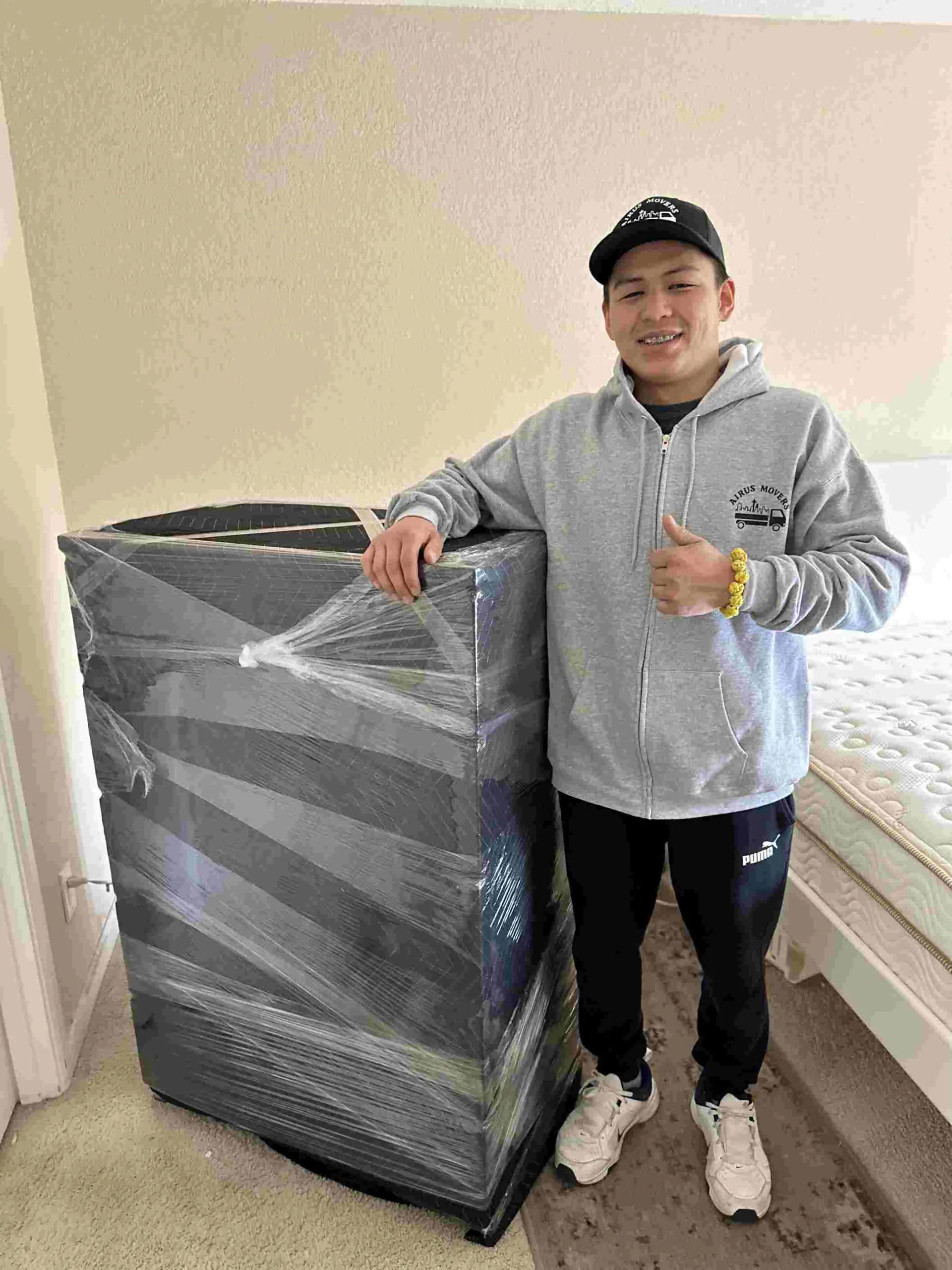 Airus Movers crew at work — photo 1